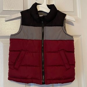 Boys Old Navy puffer vest size 2T